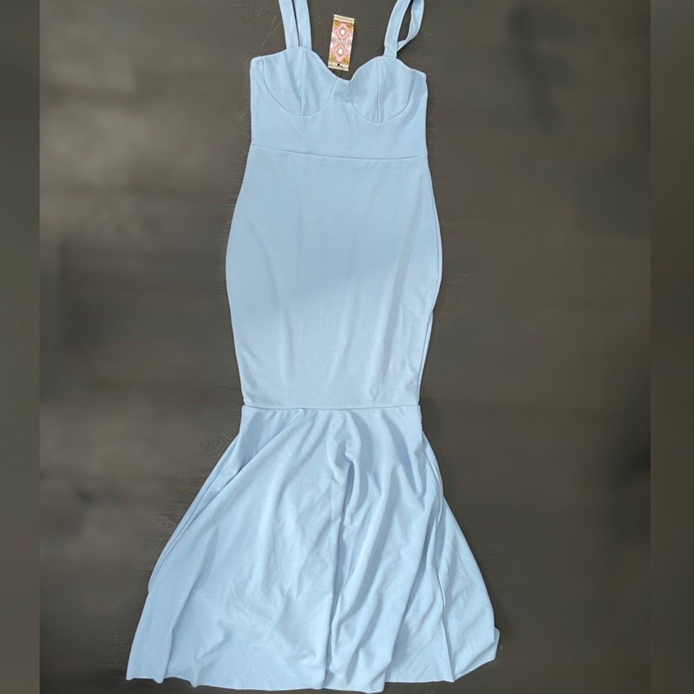 Mermaid style boohoo prom dress